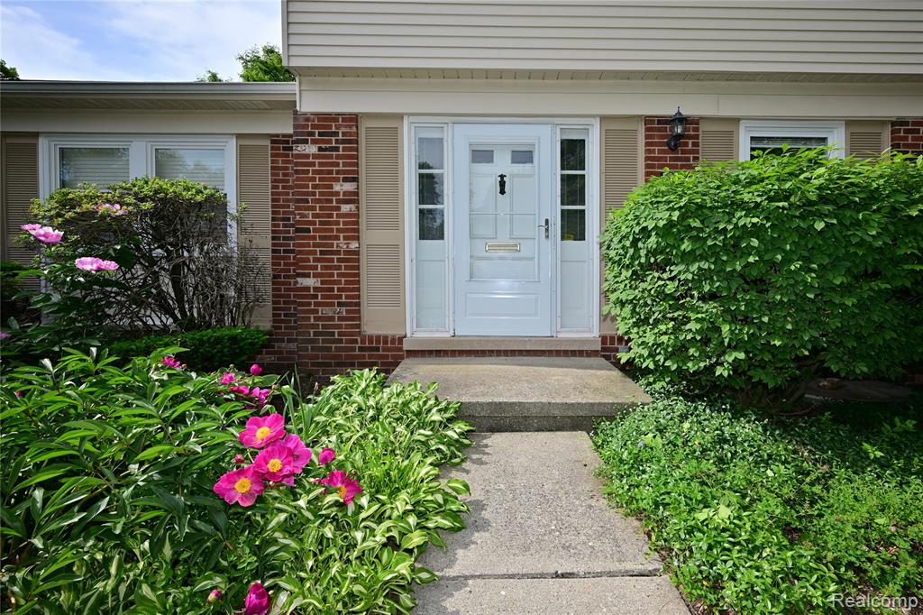 5177 Buckingham, Troy, MI 48098 — Photo 2