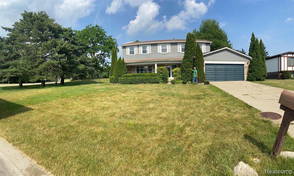 494 ROLLING GREEN Circle S, Rochester Hills, MI 48309 — Photo 2