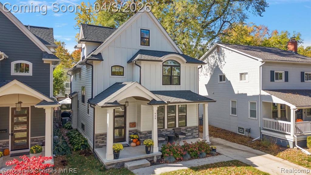 929 N Pleasant Street, Royal Oak, MI 48067 — Photo 2