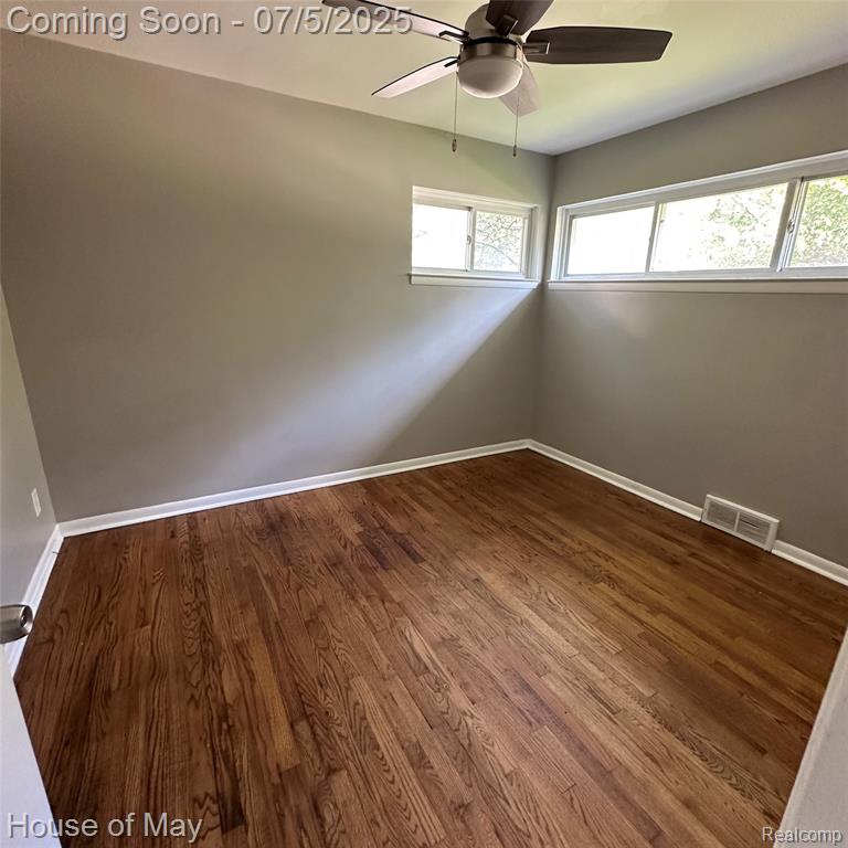 587 E 14 MILE Road, Birmingham, MI 48009 — Photo 8