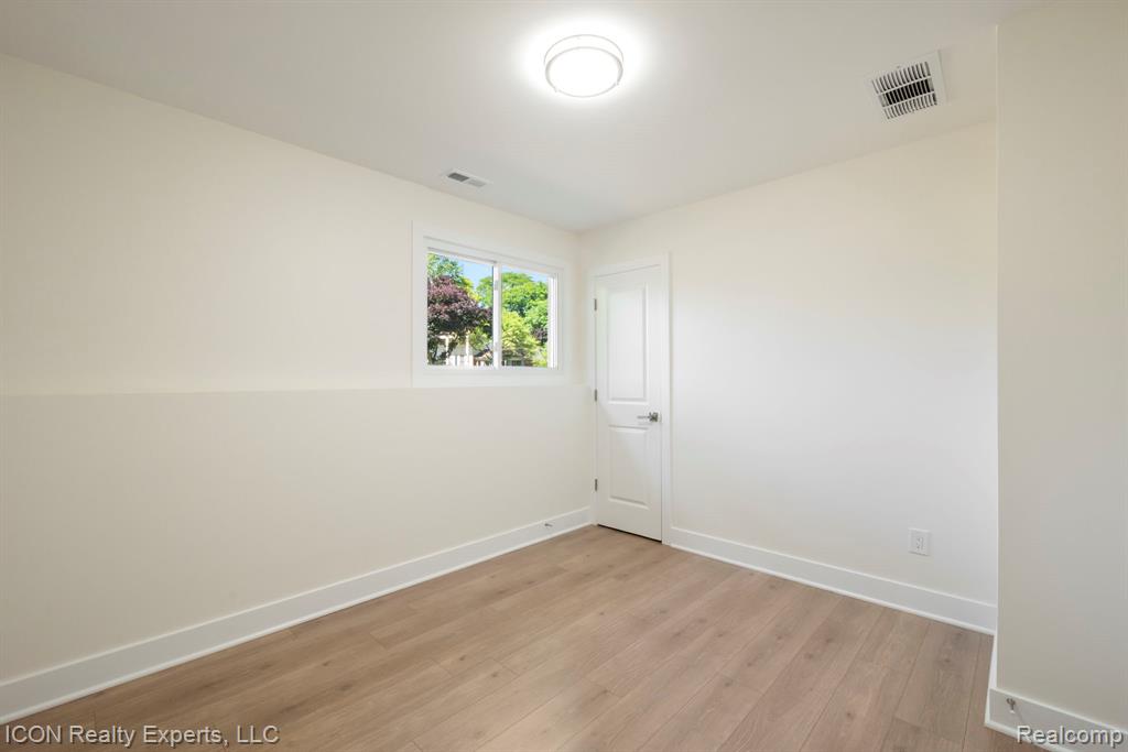 4089 Aberdeen Court, West Bloomfield, MI 48323 — Photo 20