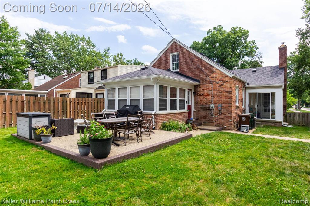 1466 Hampton Rd, Grosse Pointe Woods, MI 48236 — Photo 7