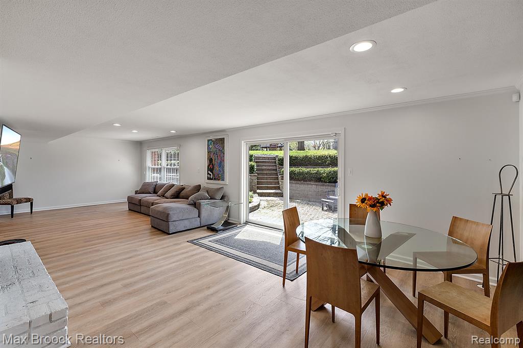 4384 SUNNINGDALE Drive, Bloomfield Hills, MI 48302 — Photo 34