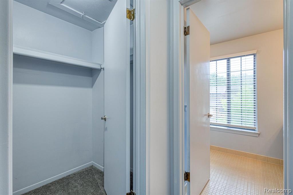 26188 SUMMERDALE Drive, Southfield, MI 48033 — Photo 20