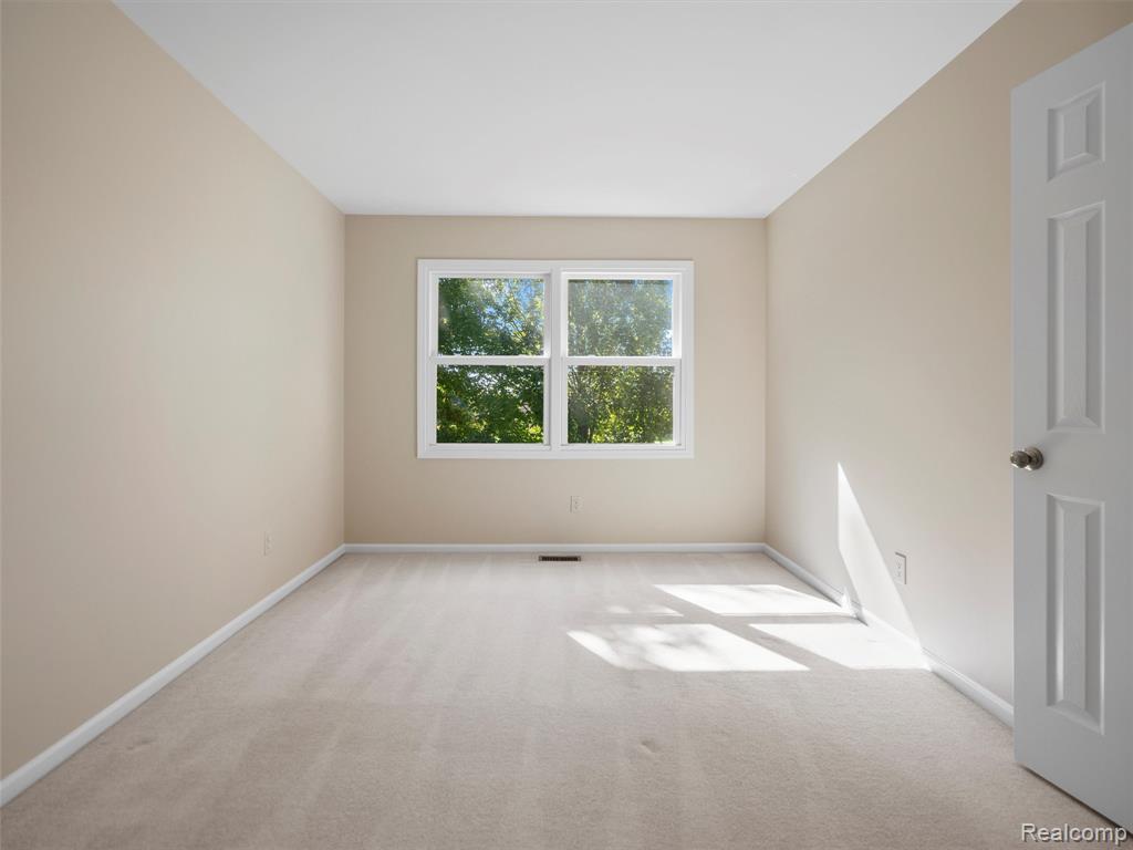 718 Upper Scotsborough Way, Bloomfield Hills, MI 48304 — Photo 34