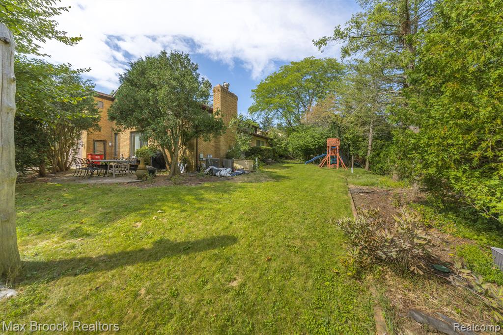 4619 MAURA Lane, West Bloomfield, MI 48323 — Photo 37