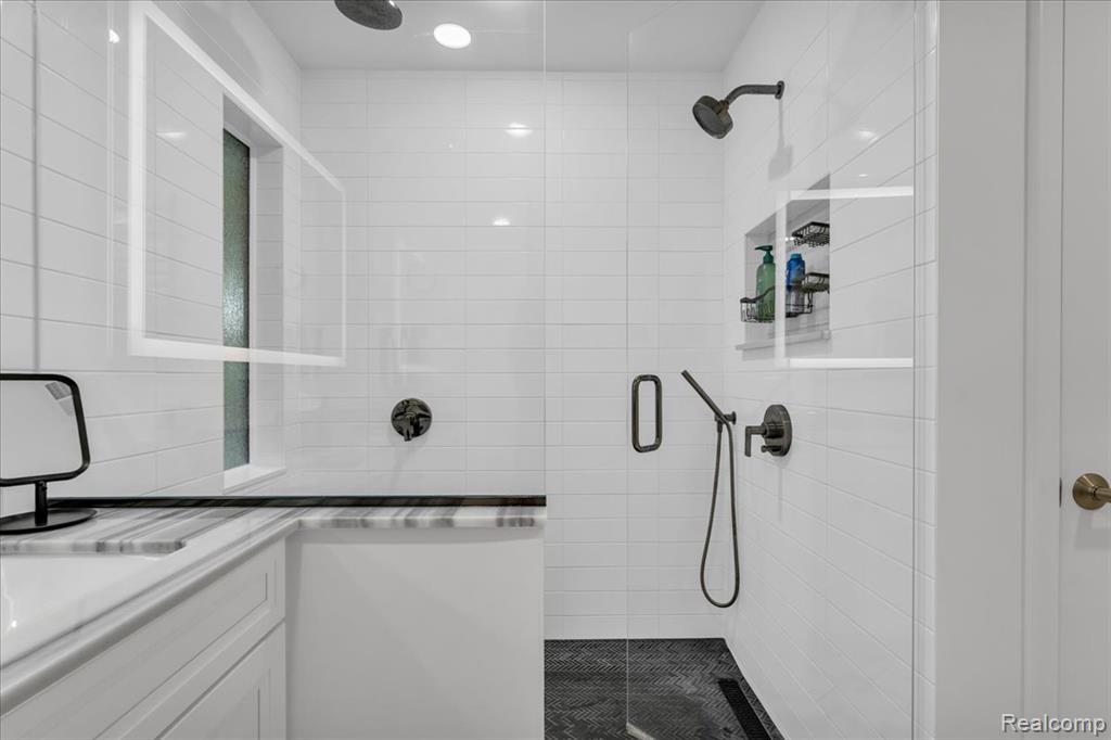 4115 Orchard Way, Bloomfield Hills, MI 48301 — Photo 34