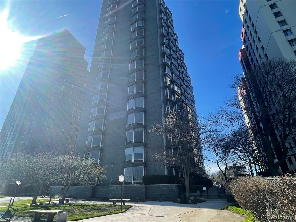 8200 Jefferson Avenue, 1201, Detroit, MI 48214 — Photo 24