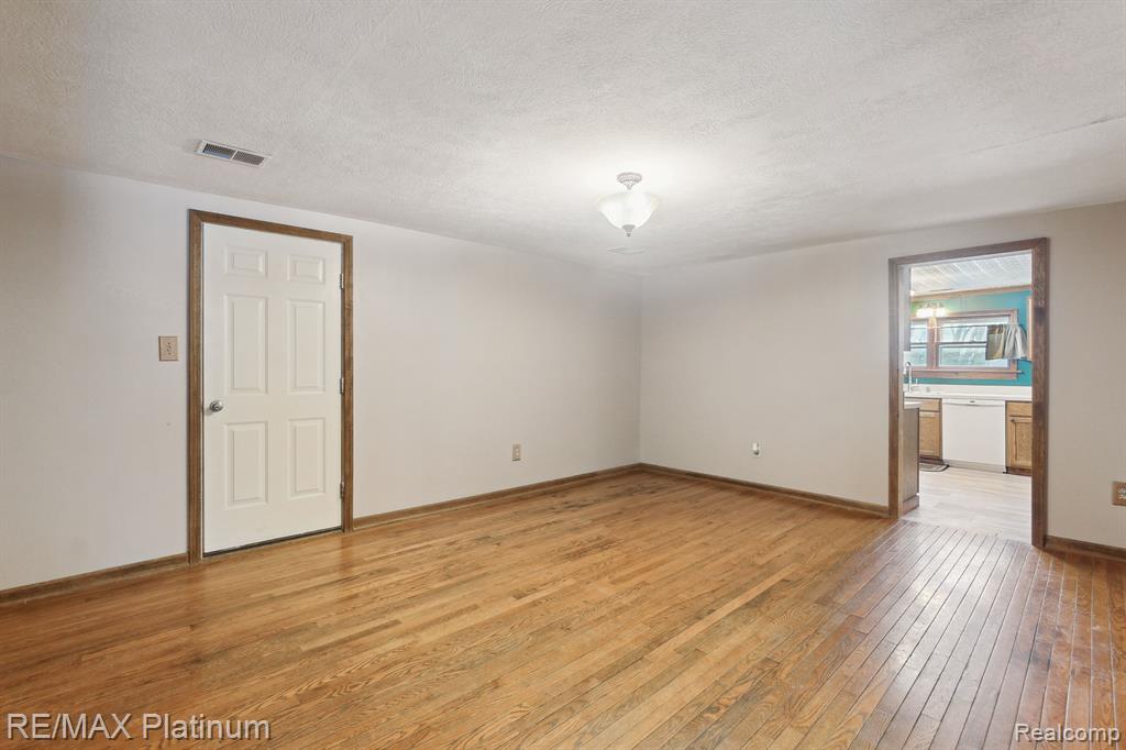7366 W ALLEN Road, Fowlerville, MI 48836 — Photo 18