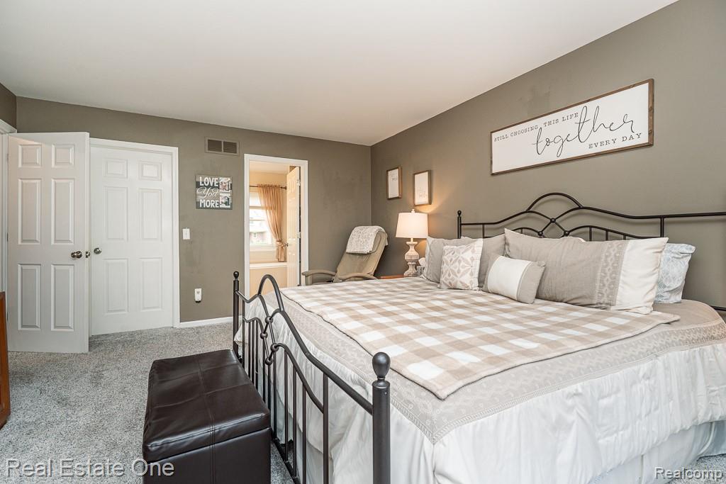 1043 Ridgeview Circle, Lake Orion, MI 48362 — Photo 21