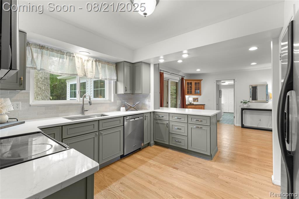31472 Sunset Drive, Beverly Hills, MI 48025 — Photo 11
