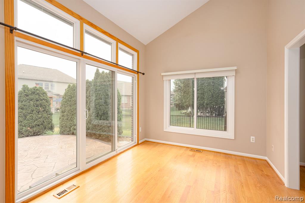47248 Malburg Way Drive, Macomb, MI 48044 — Photo 21