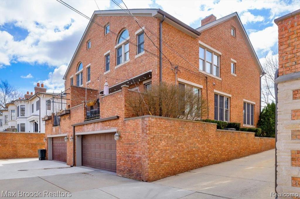 570 TOWNSEND Street, Birmingham, MI 48009 — Photo 33