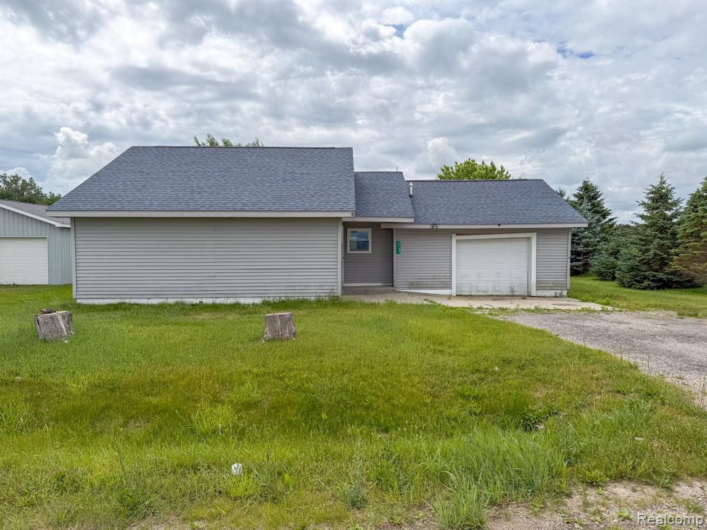 4169 Sagatoo Road, Standish, MI 48658