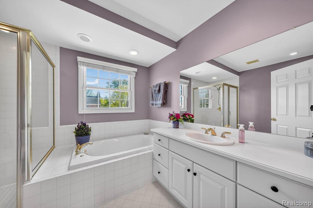 1112 Vernier Road, Grosse Pointe Woods, MI 48236 — Photo 32