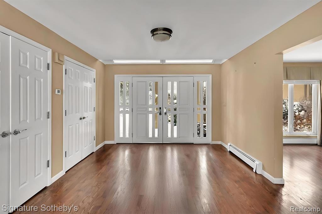 2224 LAKE ANGELUS Shores, Lake Angelus, MI 48326 — Photo 6