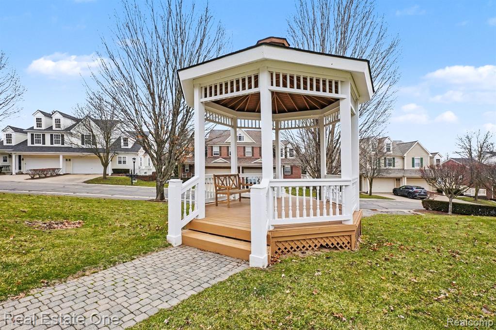 686 W Bluff Court, 23, Rochester Hills, MI 48307 — Photo 43