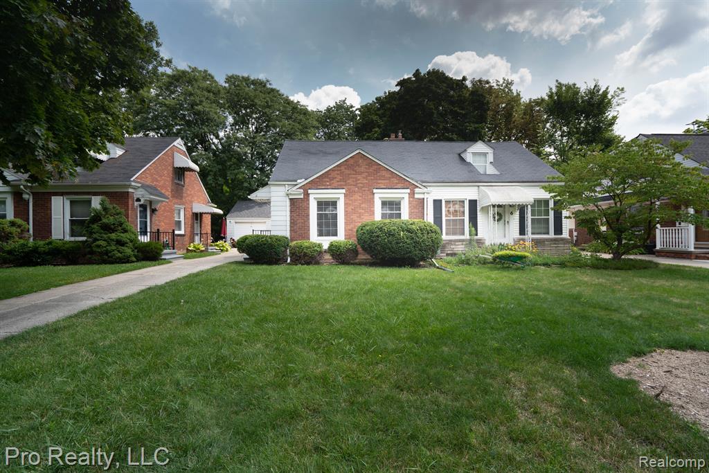 8 CARLTON Lane, Dearborn, MI 48120 — Photo 2