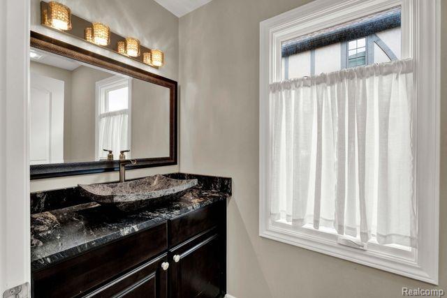 410 CATALPA Drive, Birmingham, MI 48009 — Photo 12