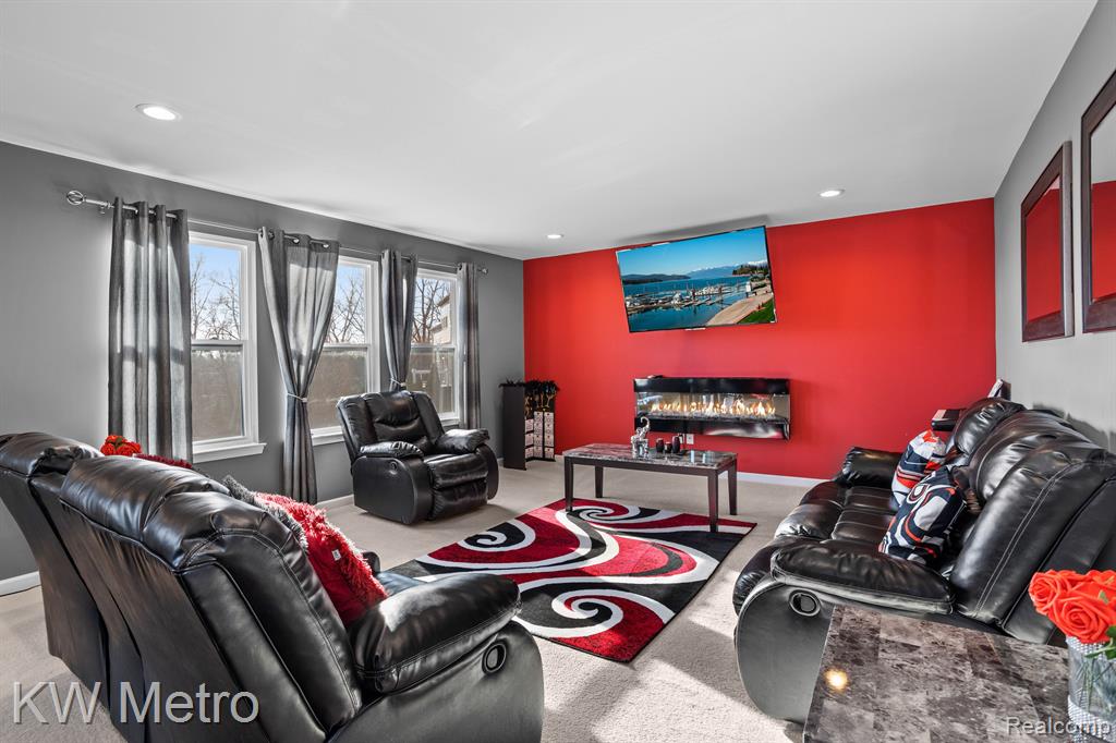 7966 Hallie Drive, Ypsilanti, MI 48198 — Photo 12
