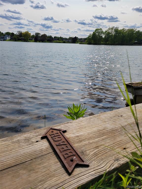 9635 Norman Road, Clarkston, MI 48348 — Photo 2