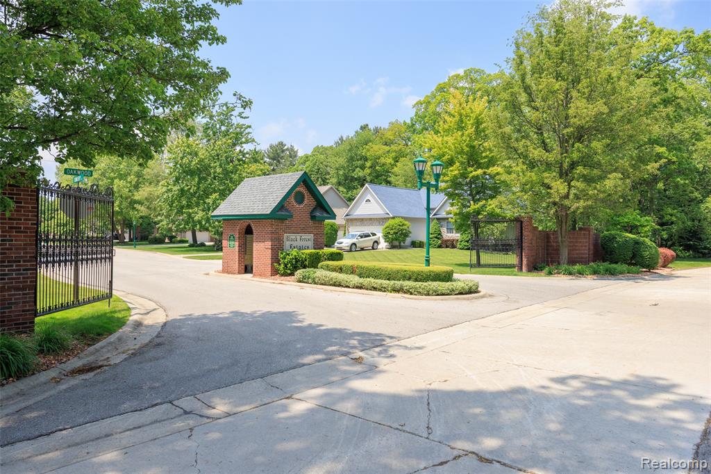 3408 N Burwick Drive, Port Huron, MI 48060 — Photo 3