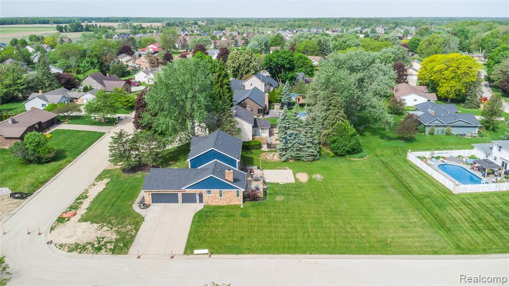 9359 Lochmoor Drive, Davison, MI 48423 — Photo 42
