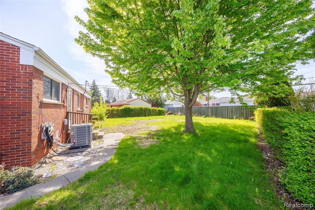 5646 Cambourne Street, Dearborn Heights, MI 48127 — Photo 6