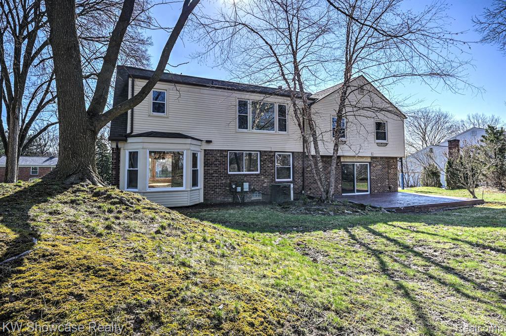 4238 STILL MEADOW Lane, West Bloomfield, MI 48323 — Photo 60