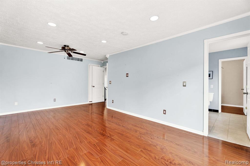 1700 MADDY Lane, Keego Harbor, MI 48320 — Photo 34