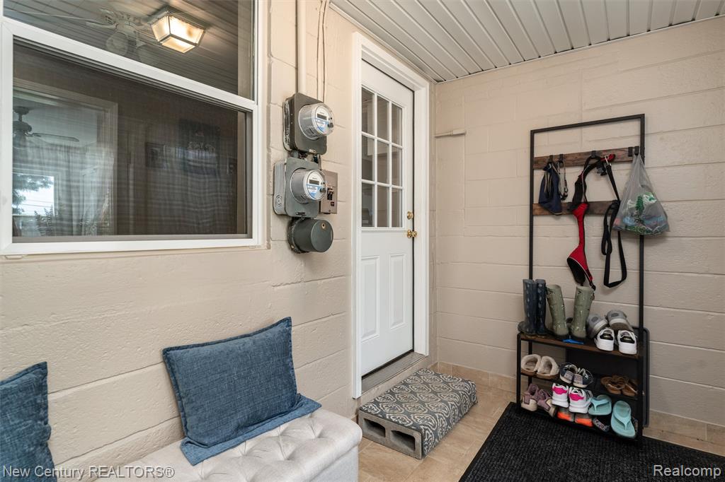 5763 Graves Street, Waterford, MI 48327 — Photo 22