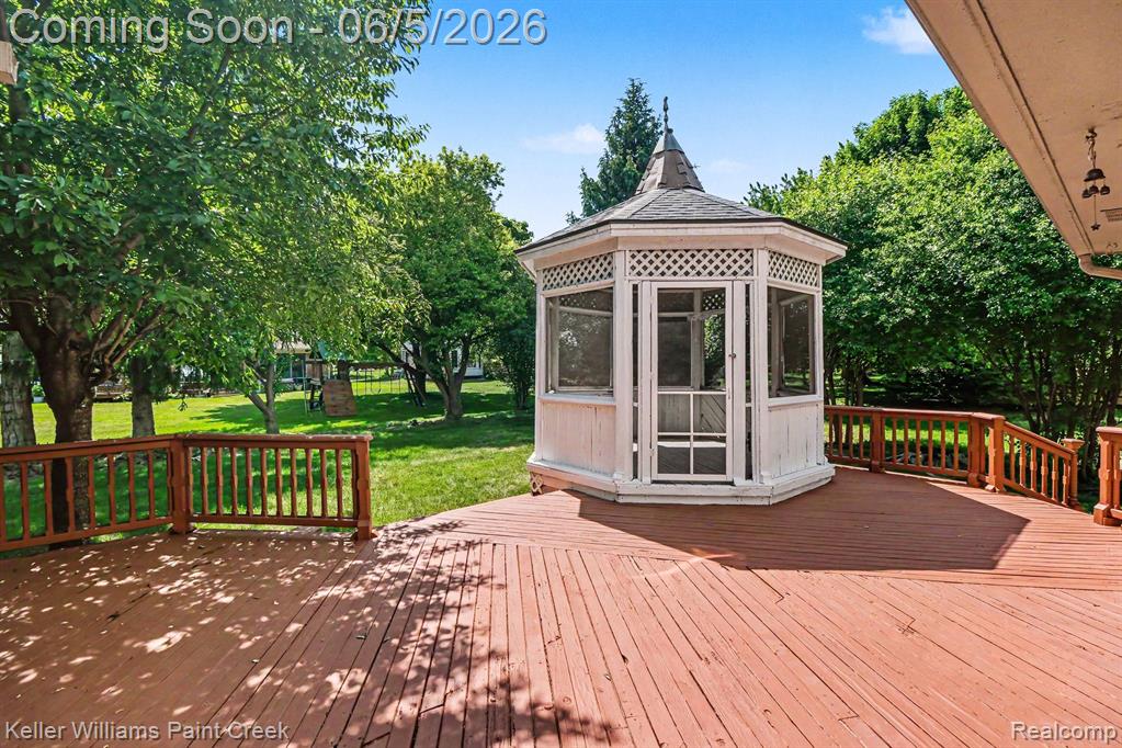 4447 Bentley Drive, Troy, MI 48098 — Photo 23