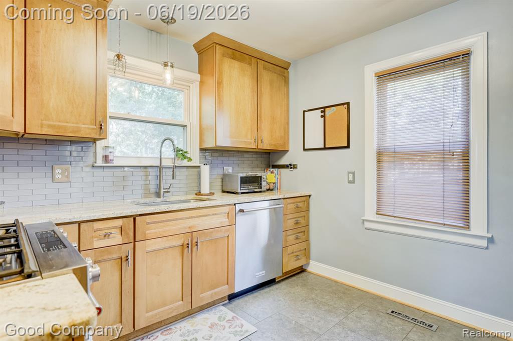 540 W Breckenridge Street, Ferndale, MI 48220 — Photo 12