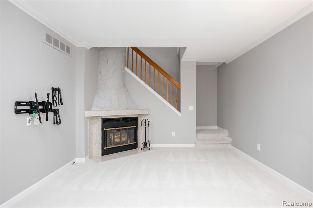 22213 PONDVIEW, 26, Novi, MI — Photo 4