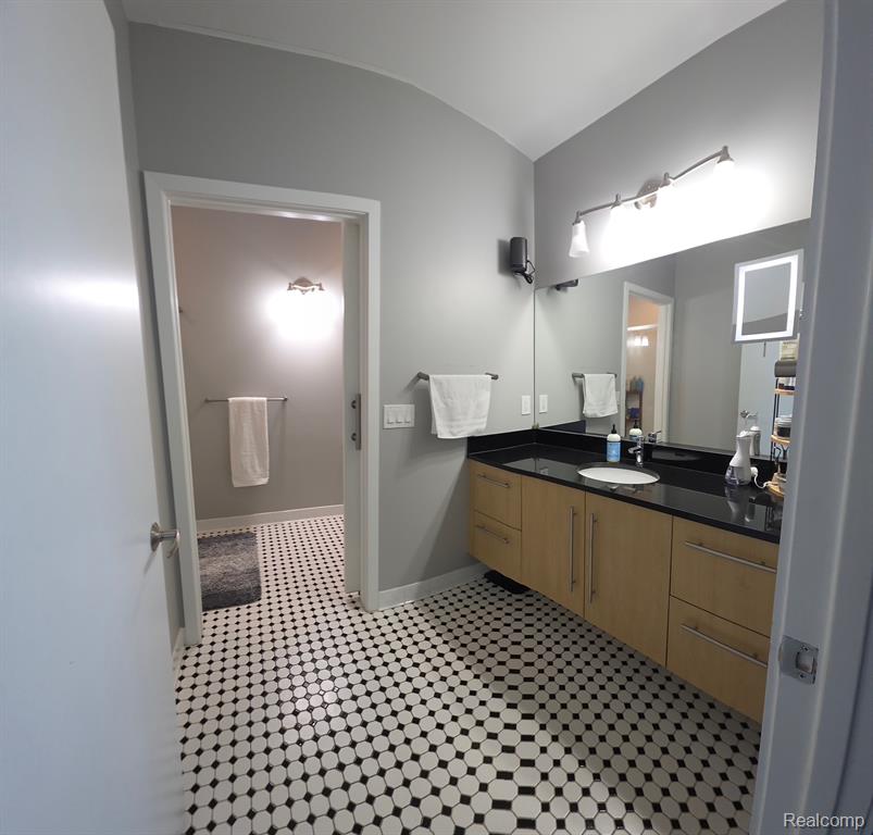 614 TROY, Royal Oak, MI 48067 — Photo 26