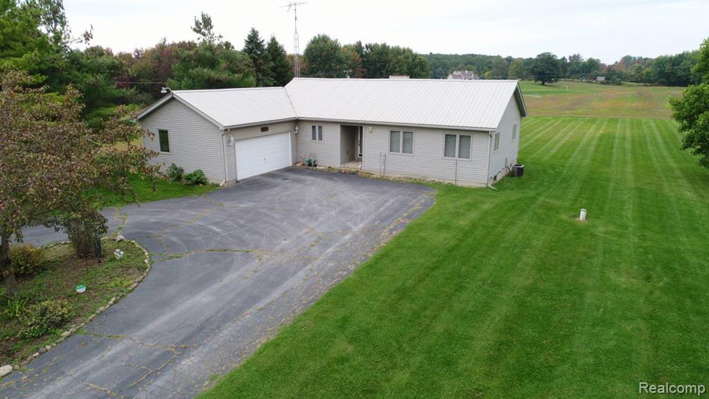 4198 MCDOWELL Road, Lapeer, MI 48446 — Photo 2
