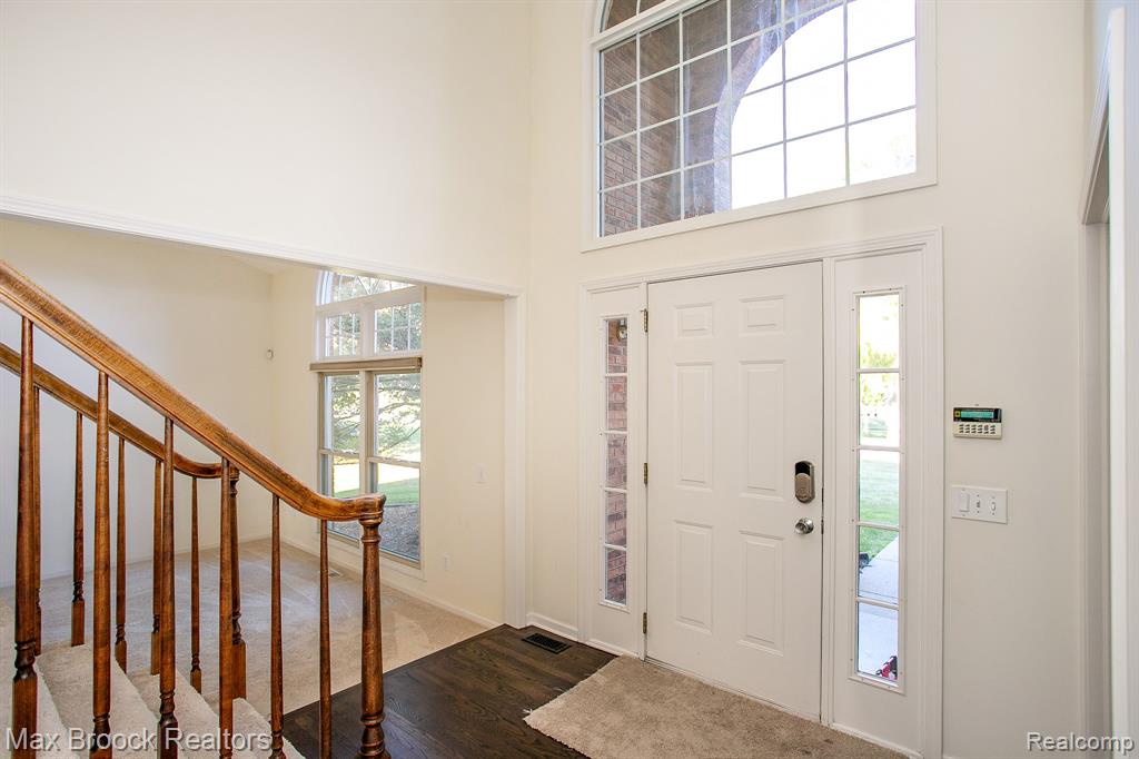 6817 Woodcrest Drive, Troy, MI 48098 — Photo 7