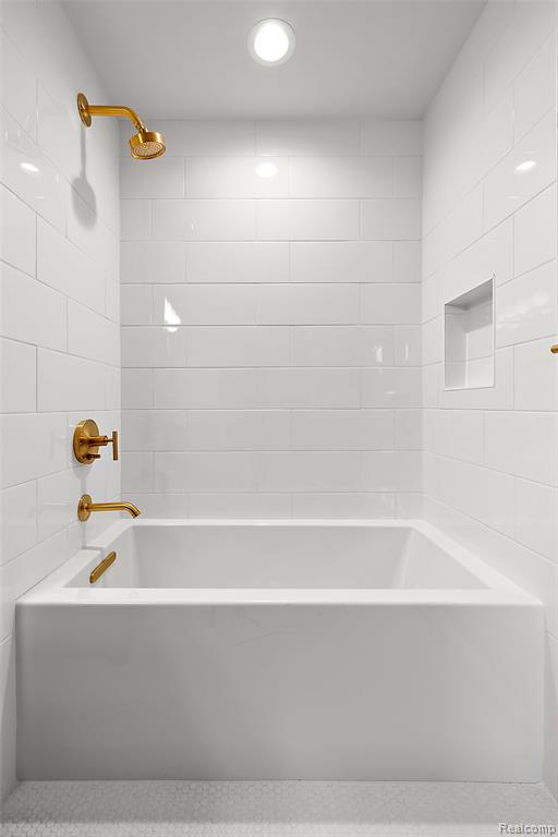 3268 Willis Drive, Oakland, MI, 48306