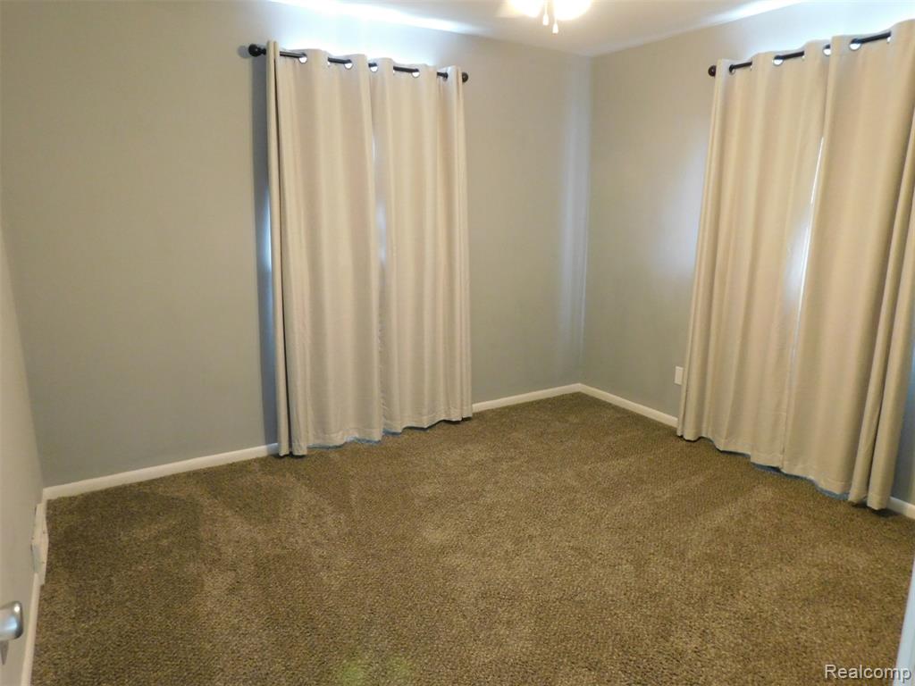 408 S CHOCOLAY Avenue, Clawson, MI — Photo 12