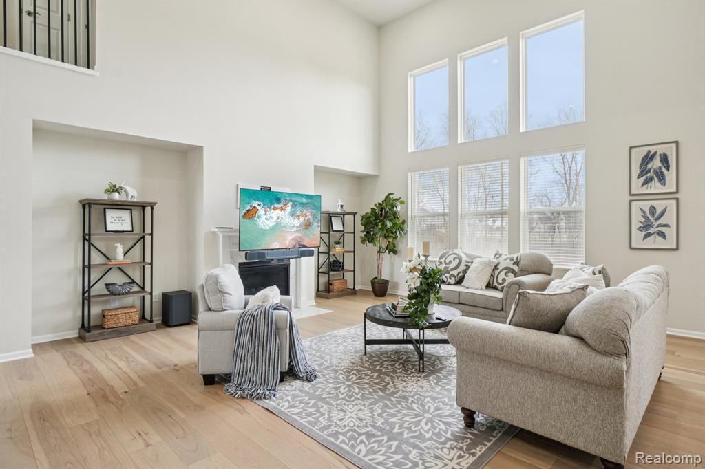 22820 Martin Road, South Lyon, MI 48178 — Photo 11