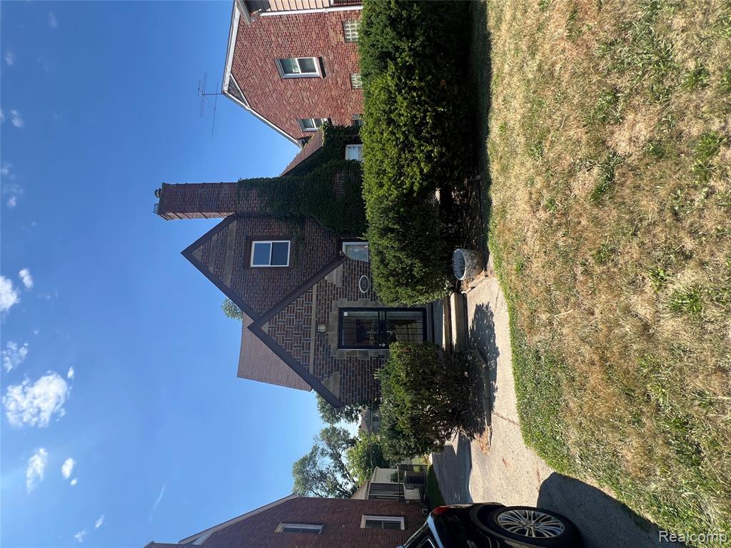 16861 Glastonbury Road - Photo 2