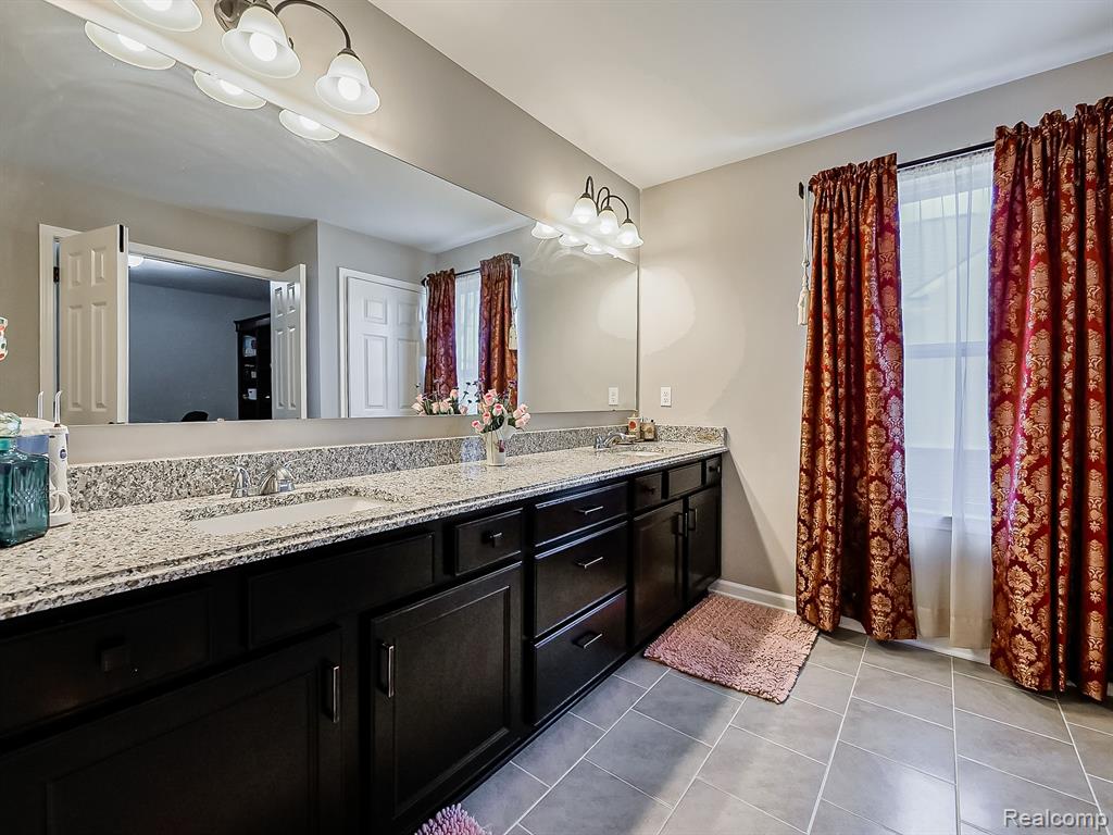 903 Leafdale Drive, Rochester Hills, MI 48307 — Photo 31
