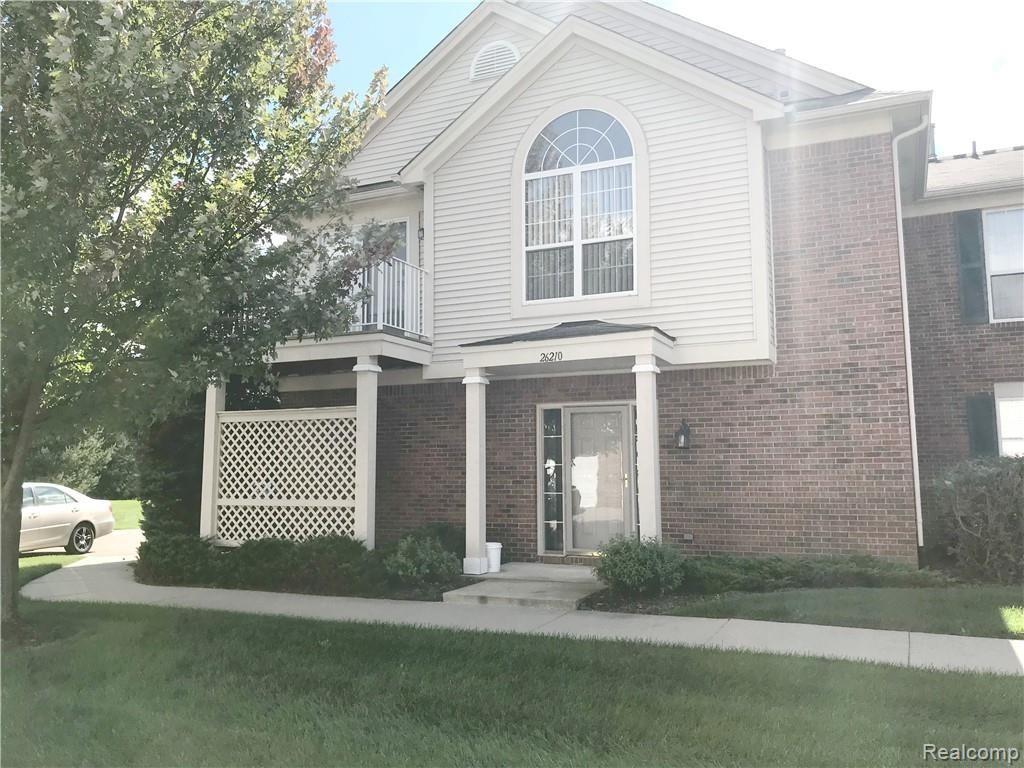 26210 Chesapeake Circle, Walled Lake, MI 48390