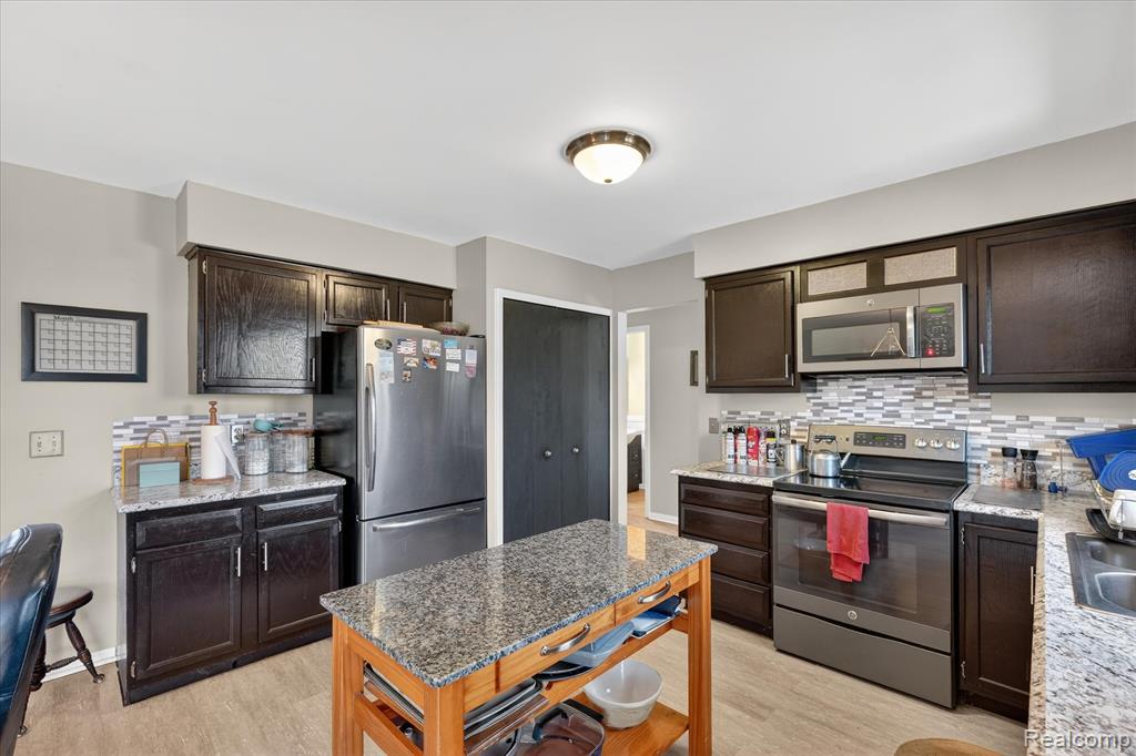 1109 Roods Lake Road, Lapeer, MI 48446 — Photo 12