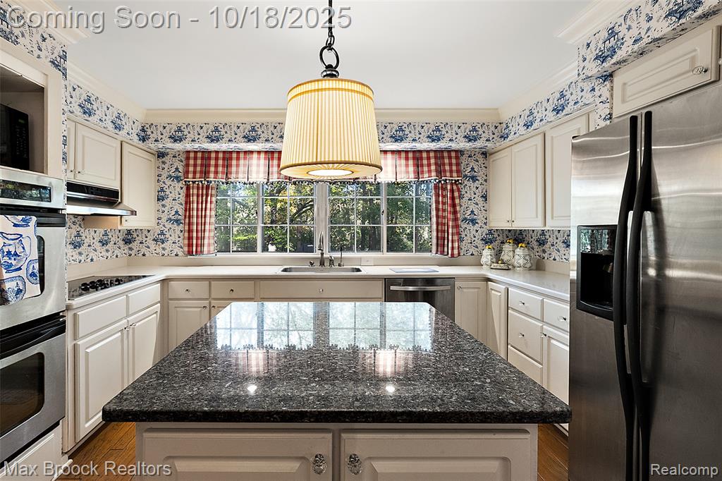521 Kingsley Trail, Bloomfield Hills, MI 48304 — Photo 11