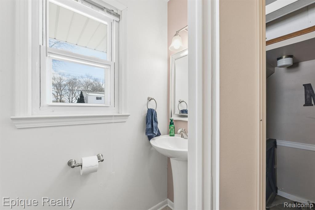 1009 Illinois Street, Marysville, MI 48040 — Photo 17