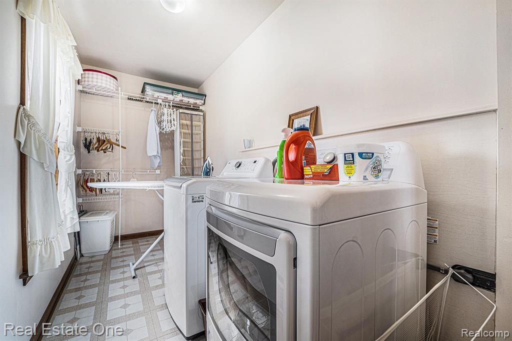 5367 LANGLEWOOD Drive, West Bloomfield, MI — Photo 25