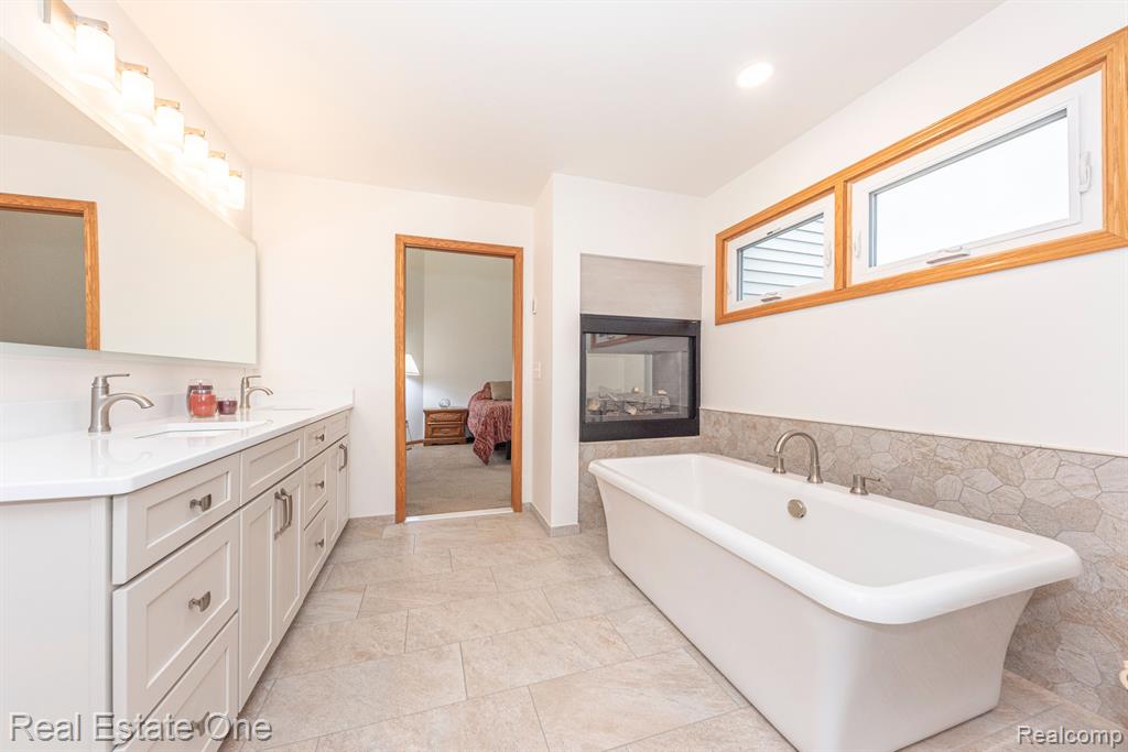 61024 Evergreen Court, 23, South Lyon, MI 48178 — Photo 27