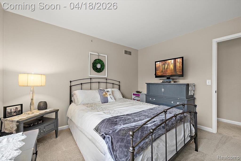 1133 Walloon Way, Lake Orion, MI — Photo 38