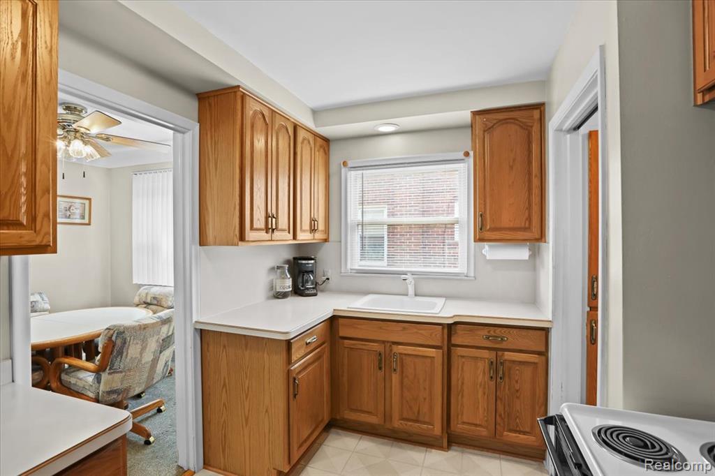 926 Sherbourne Street, Inkster, MI 48141 — Photo 6